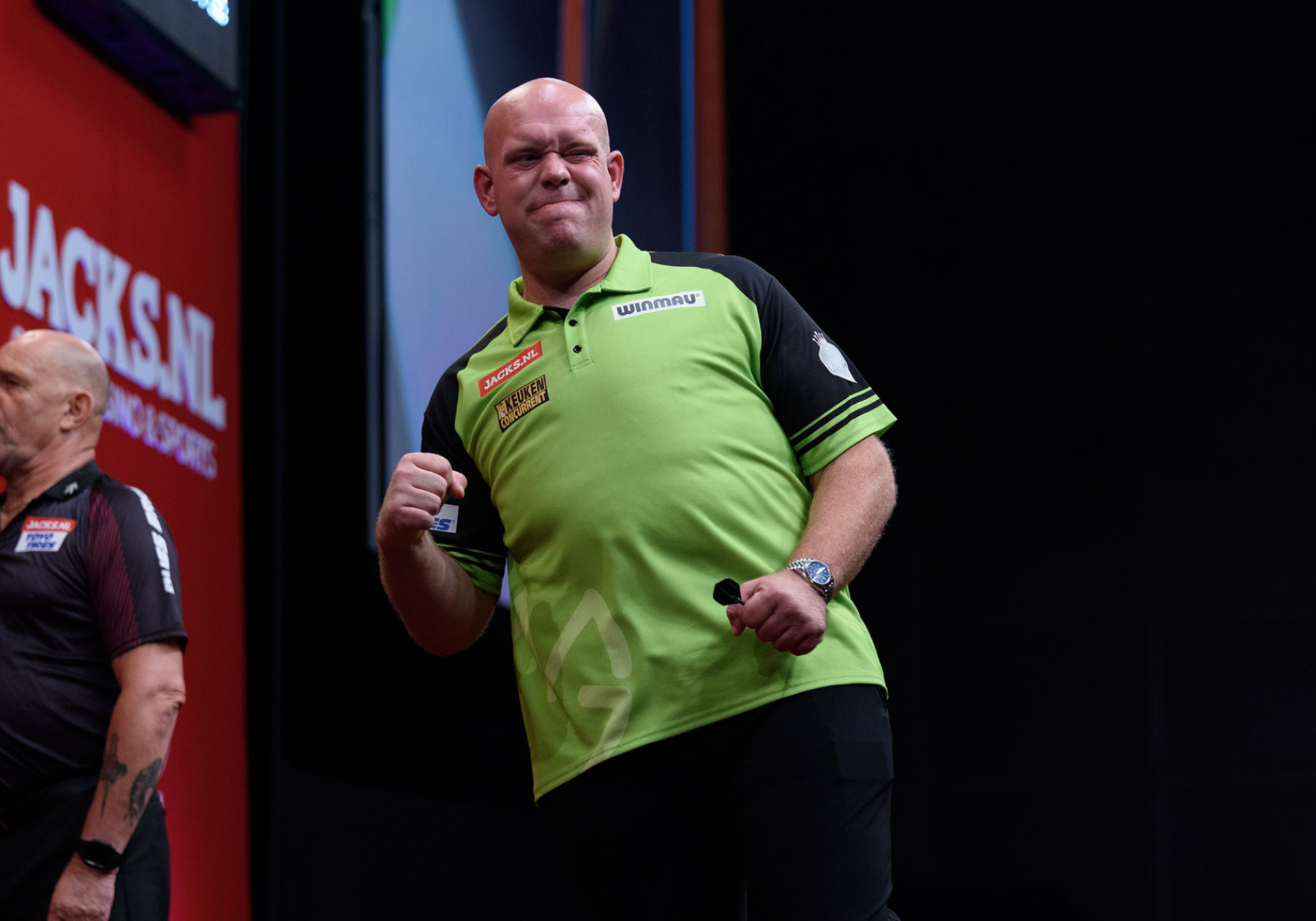 Vintage Van Barneveld stuns Smith to reach last eight in Amsterdam | PDC